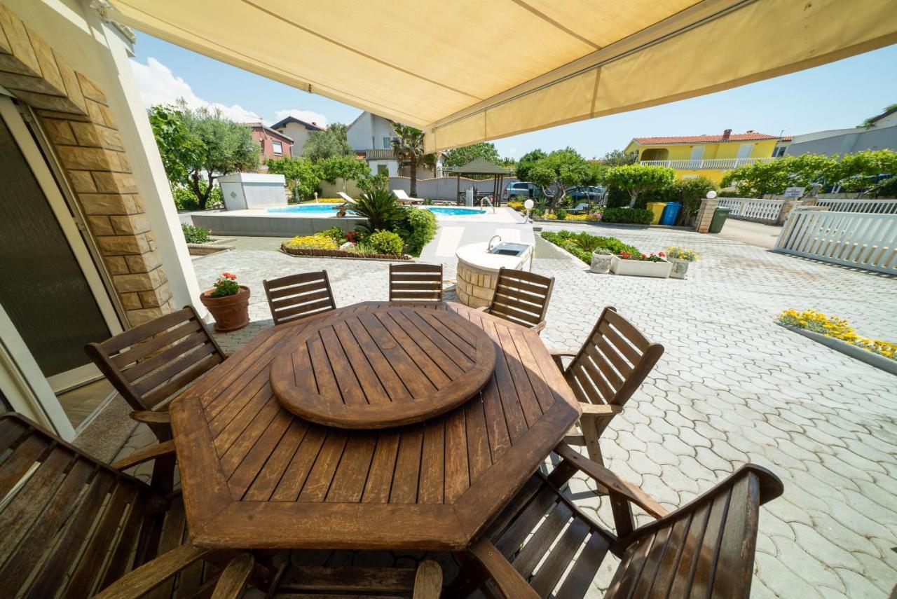 Villa Lulic Vir Exterior photo